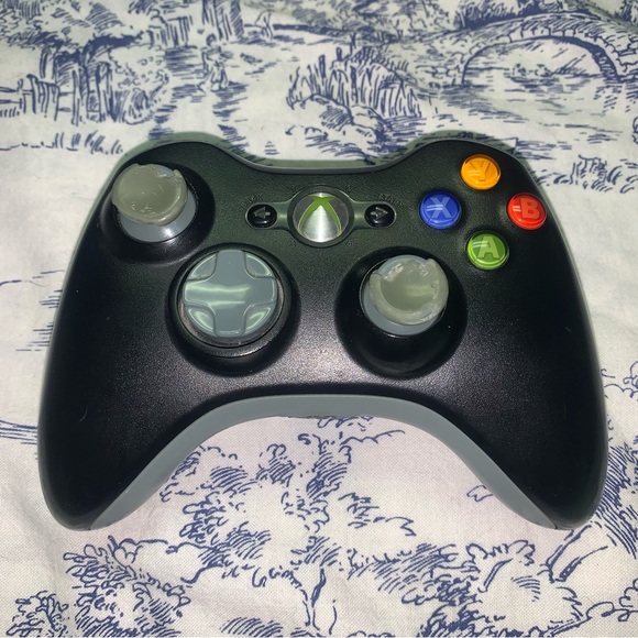 Xbox 360 Console | No HDD | In Box | With Kinect and Cords | Not Complete | - Picture 12 of 12